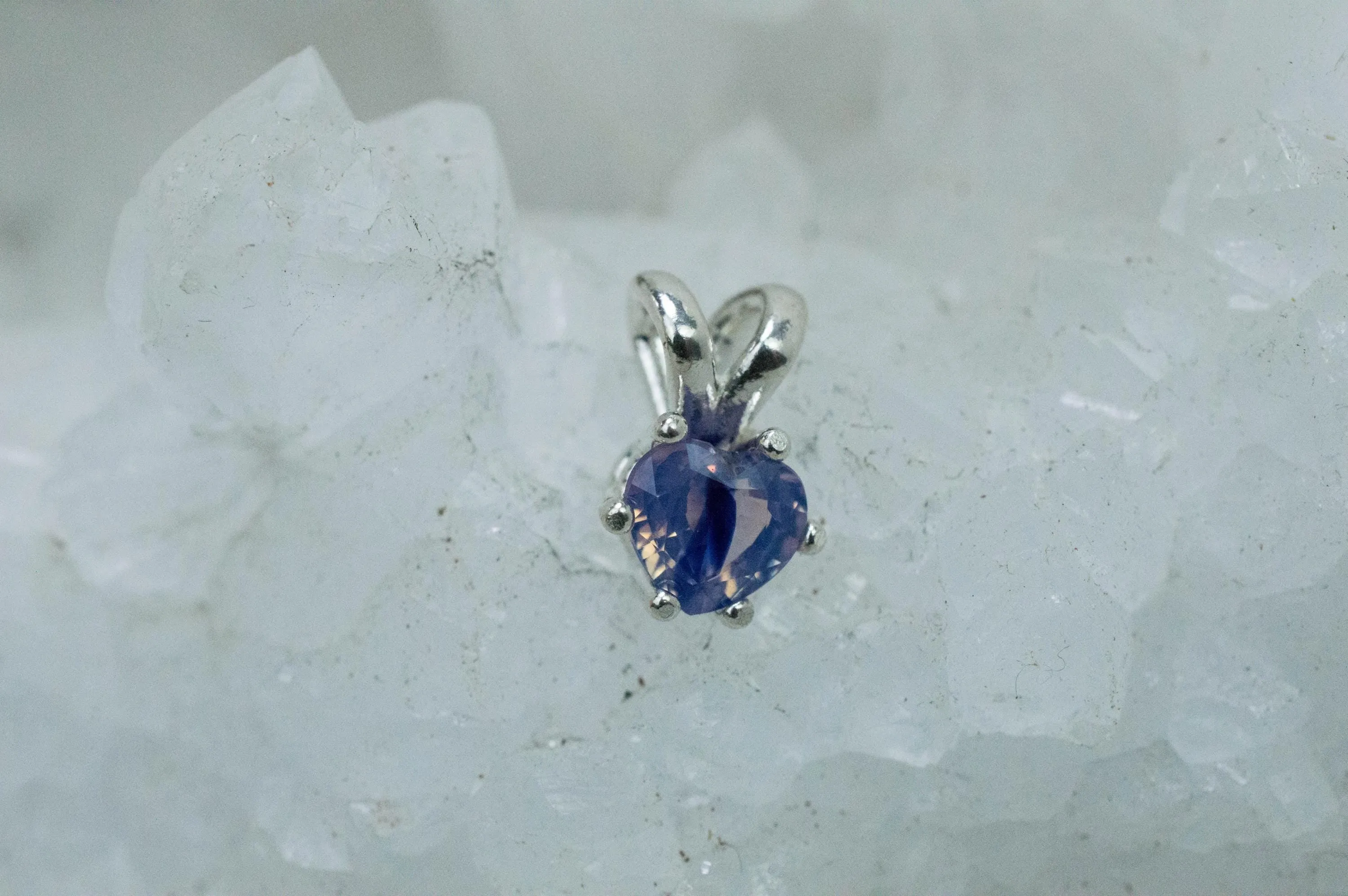 Sapphire Pendant; Natural Untreated Vietnam Sapphire; 0.700cts