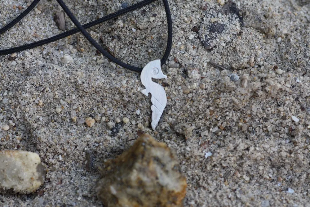 Sterling Silver Seahorse Pendant