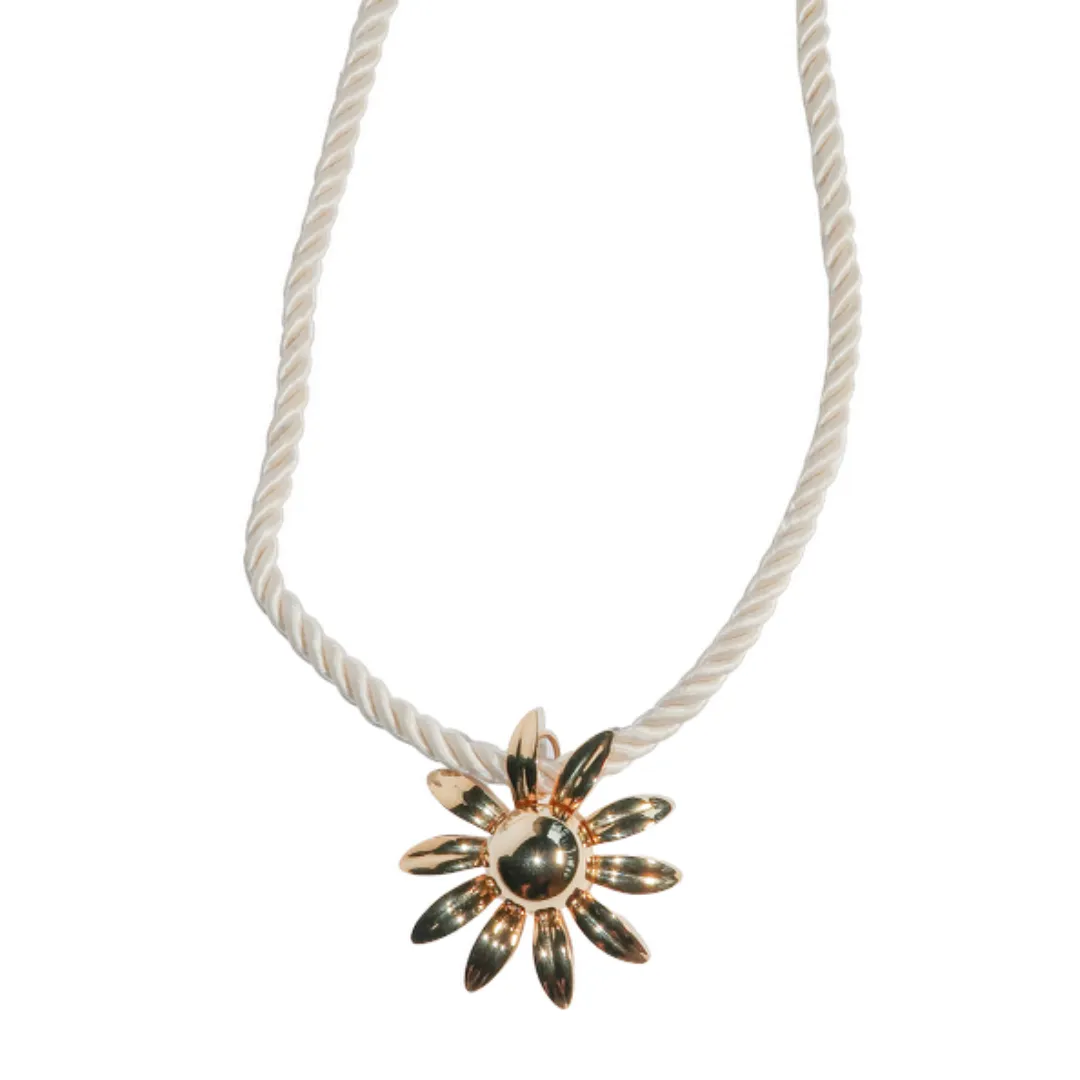 Verano Flower Choker