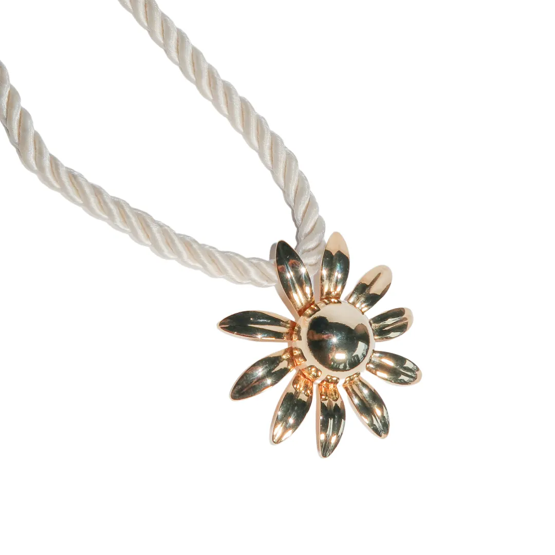 Verano Flower Choker